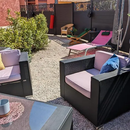 L'instant - Bord De - Avec Grand Jardin A La Capte イエール