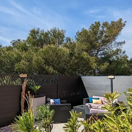 L'instant - Bord De - Avec Grand Jardin A La Capte イエール