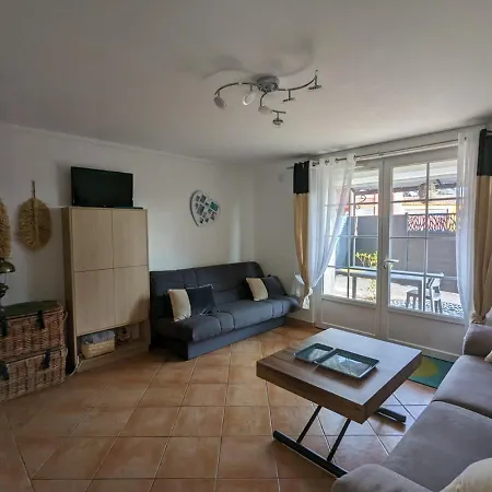 L'instant - Bord De - Avec Grand Jardin A La Capte イエール